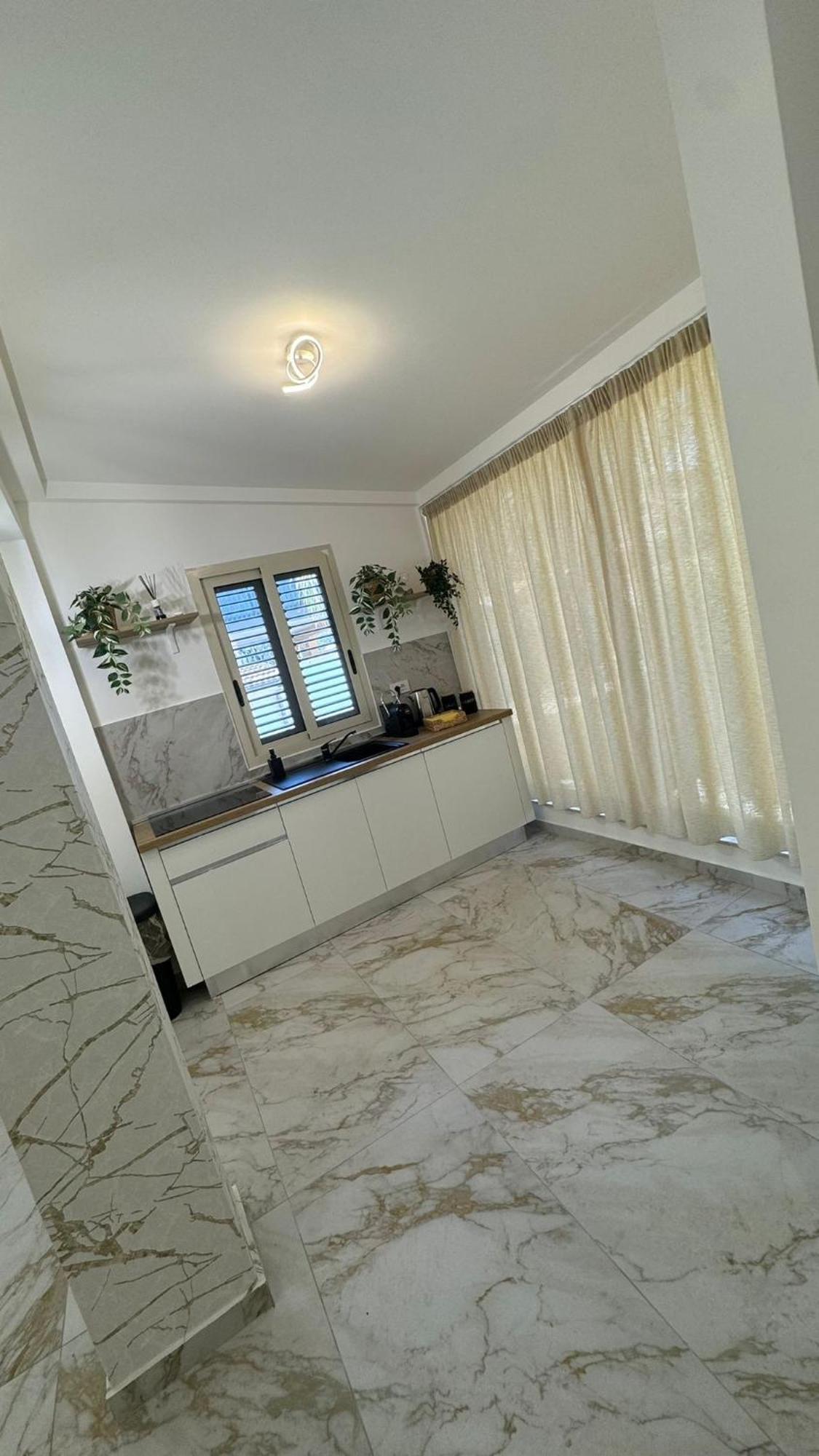 Morgana Sea Bed & Breakfast Катания Екстериор снимка