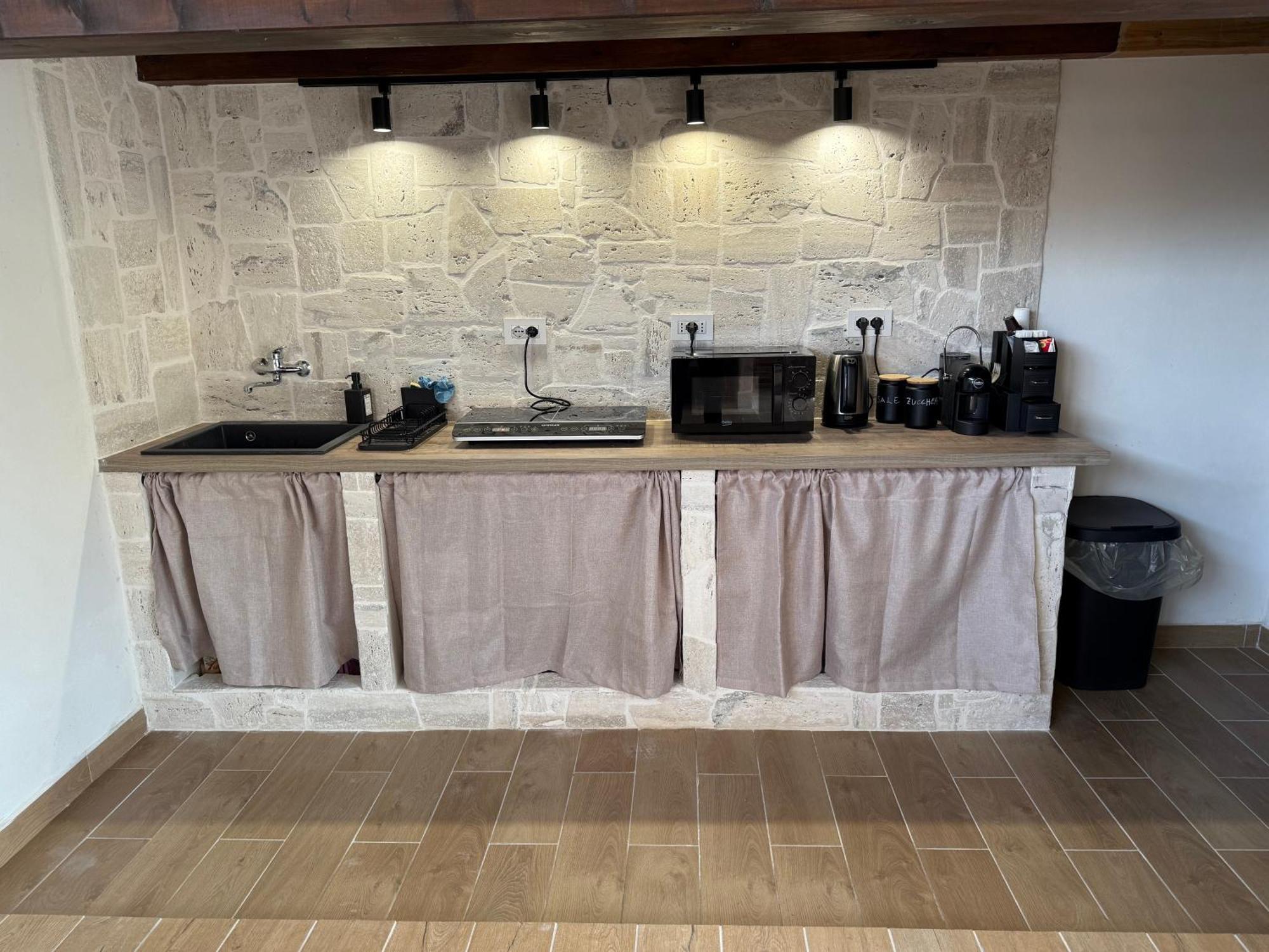 Morgana Sea Bed & Breakfast Катания Екстериор снимка